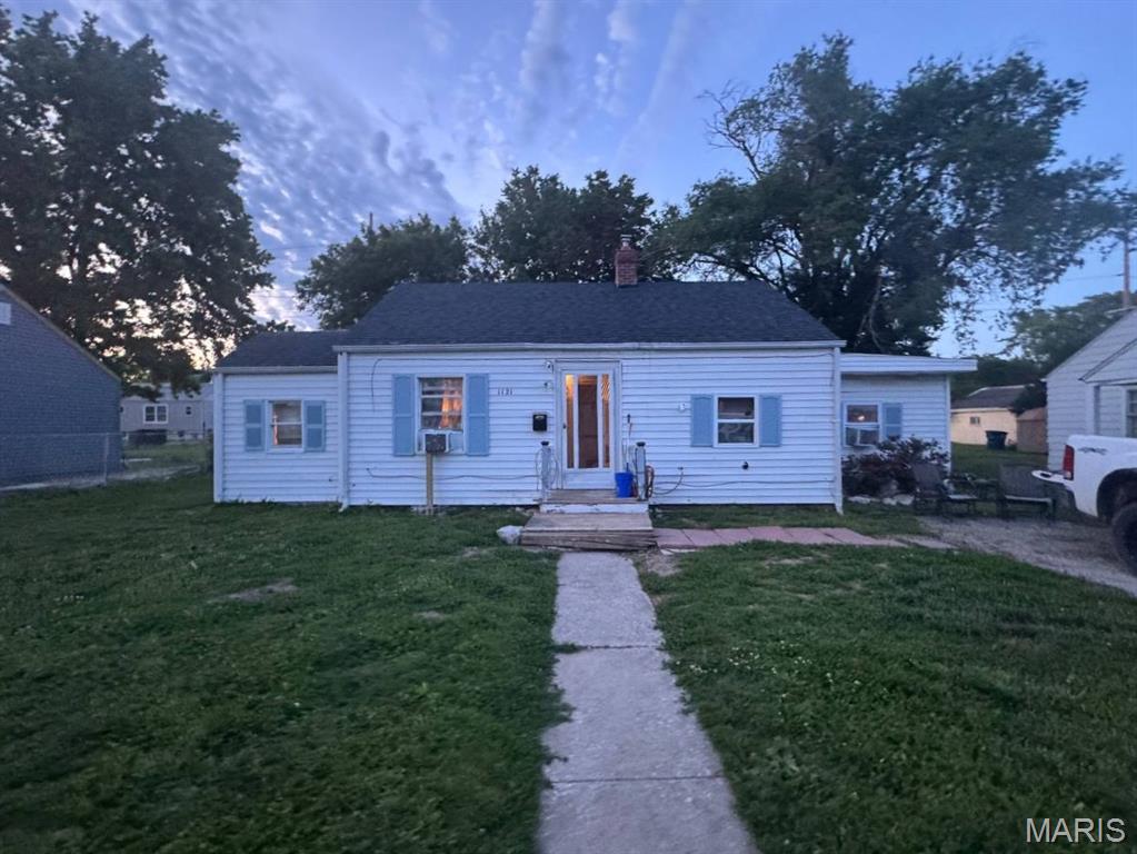 2 Bedroom, 892 sq. feet 1121 Lorena Avenue Wood River, IL