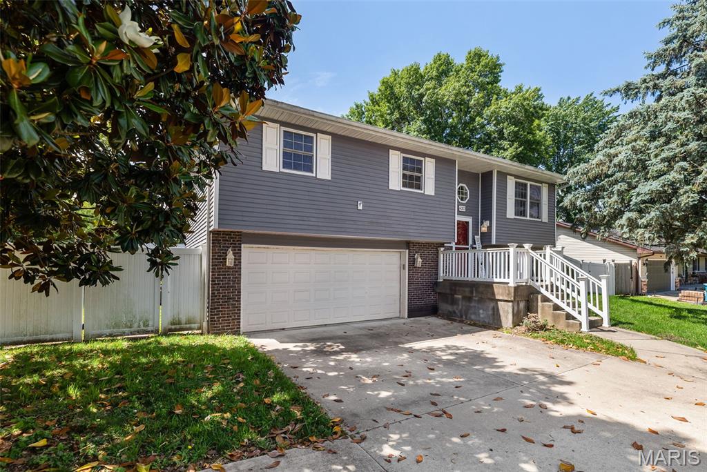 3 Bedroom, 1,641 sq. feet 430 Reid Avenue Troy, IL