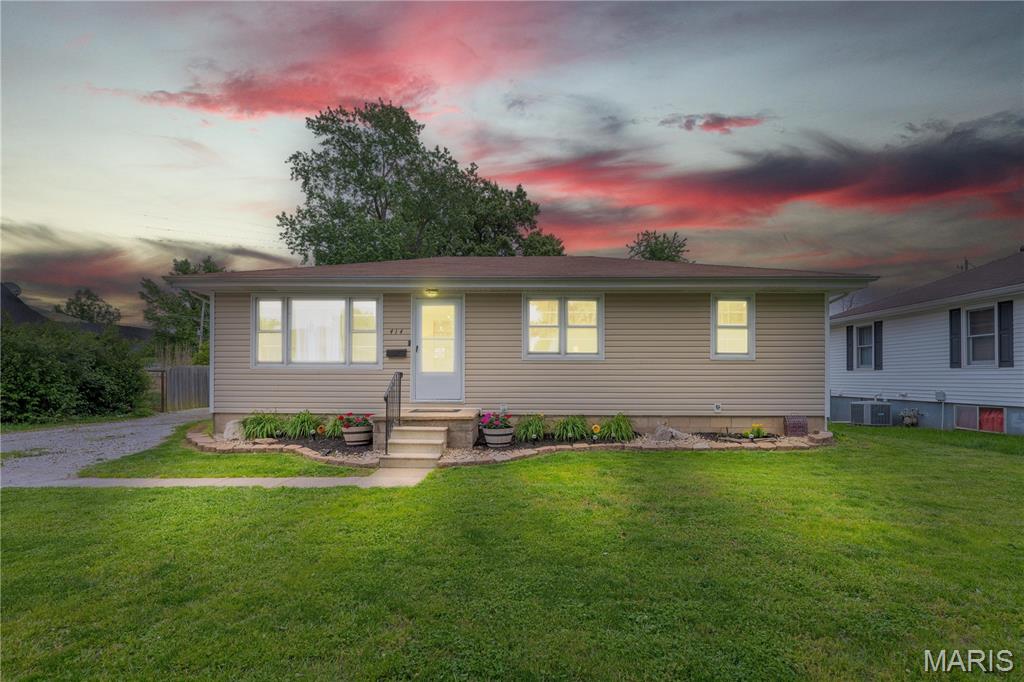 3 Bedroom, 1,040 sq. feet 414 Silver Street Bethalto, IL