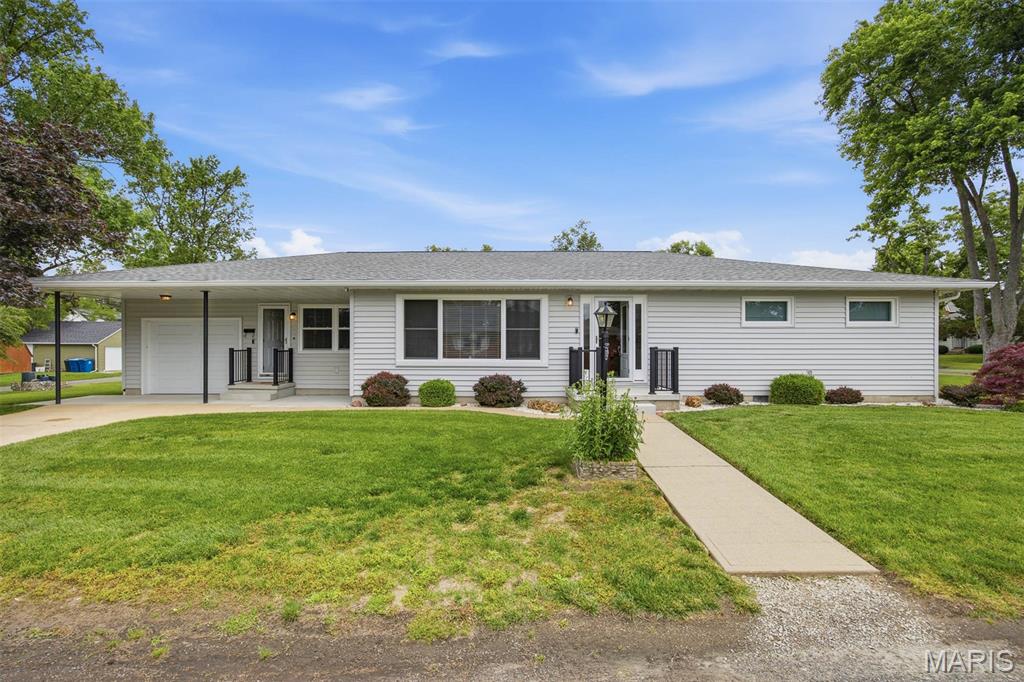 2 Bedroom, 1,598 sq. feet 1920 Cypress Street Highland, IL