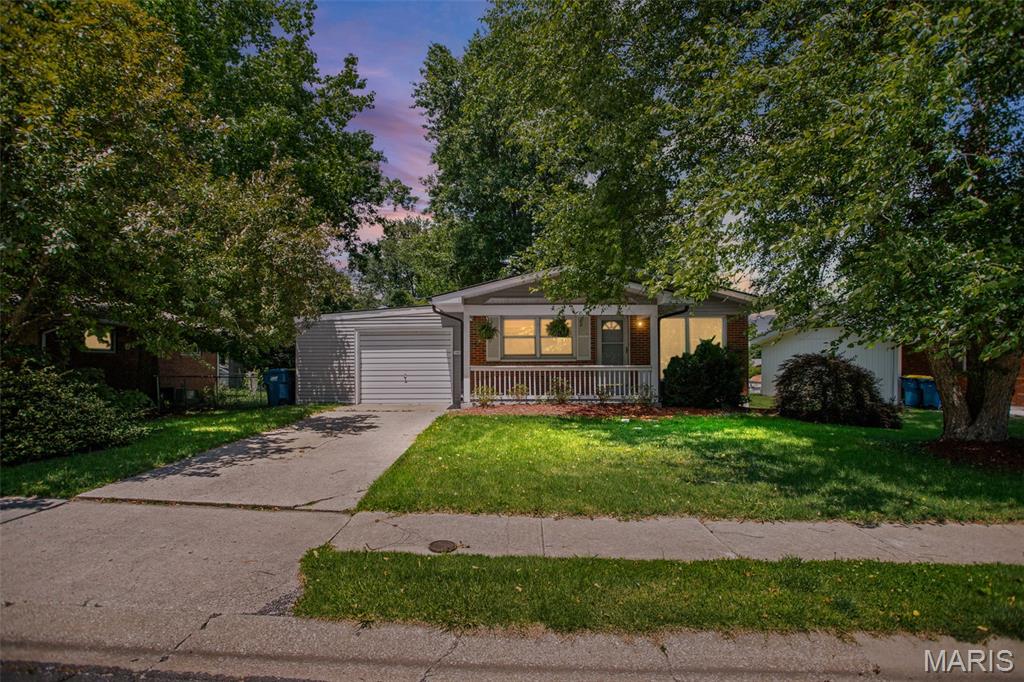 3 Bedroom, 2,211 sq. feet 1909 Madison Avenue Edwardsville, IL