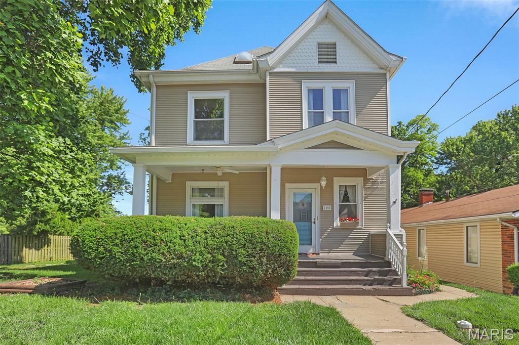 4 Bedroom, 1,861 sq. feet 2408 Edwards Street Alton, IL