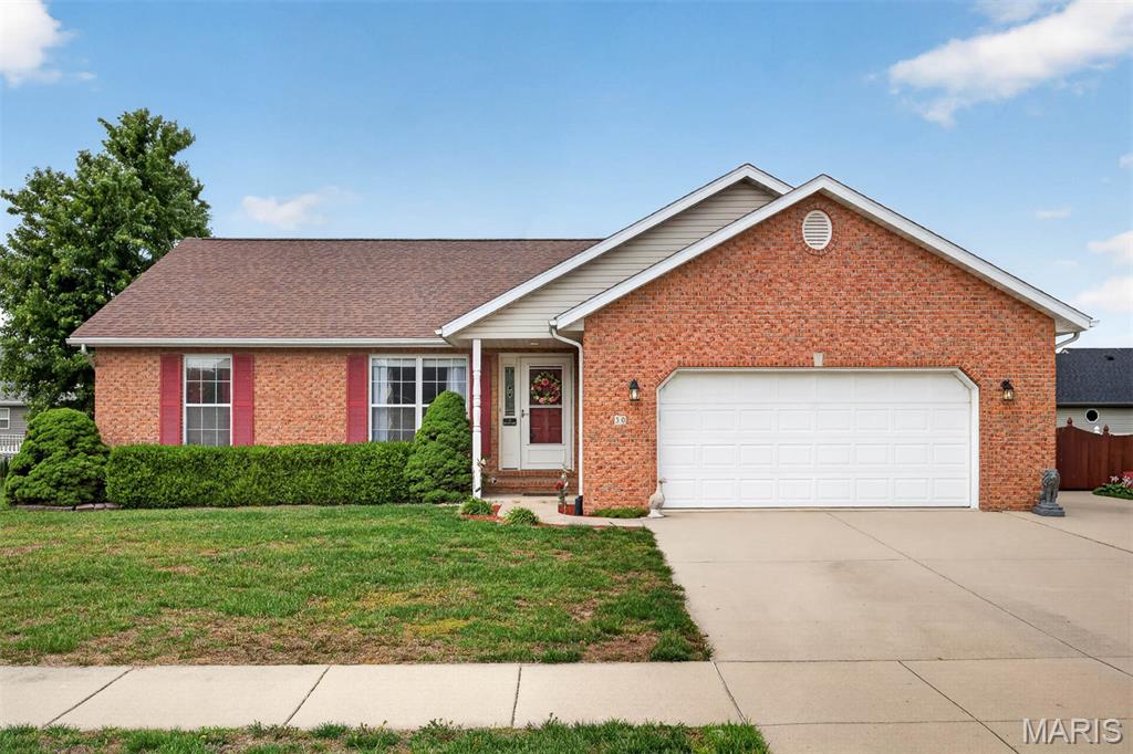 3 Bedroom, 2,140 sq. feet 50 Willow Lane Highland, IL
