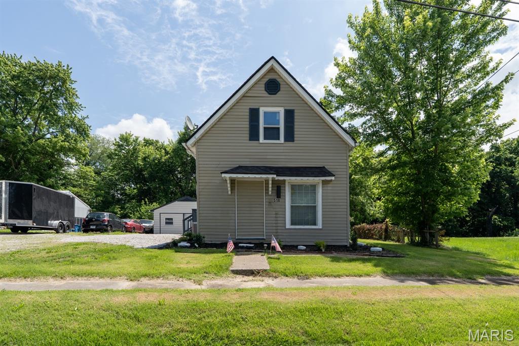 2 Bedroom, 1,276 sq. feet 518 Chestnut Street Collinsville, IL