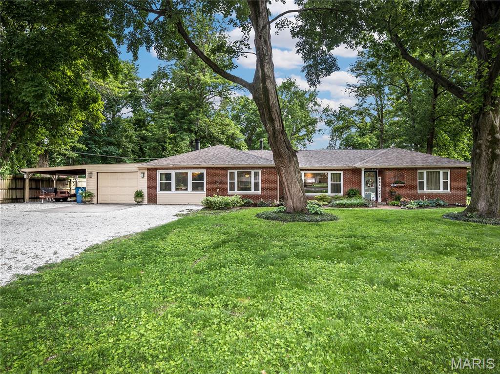 2 Bedroom, 1,865 sq. feet 289 Haller Drive East Alton, IL