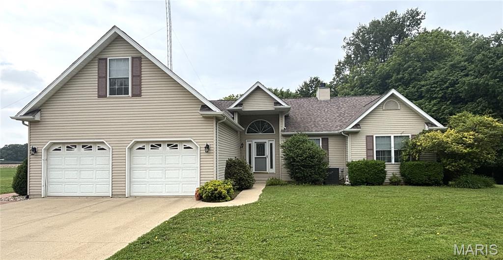 4 Bedroom, 2,592 sq. feet 1366 Stowe Avenue Greenville, IL
