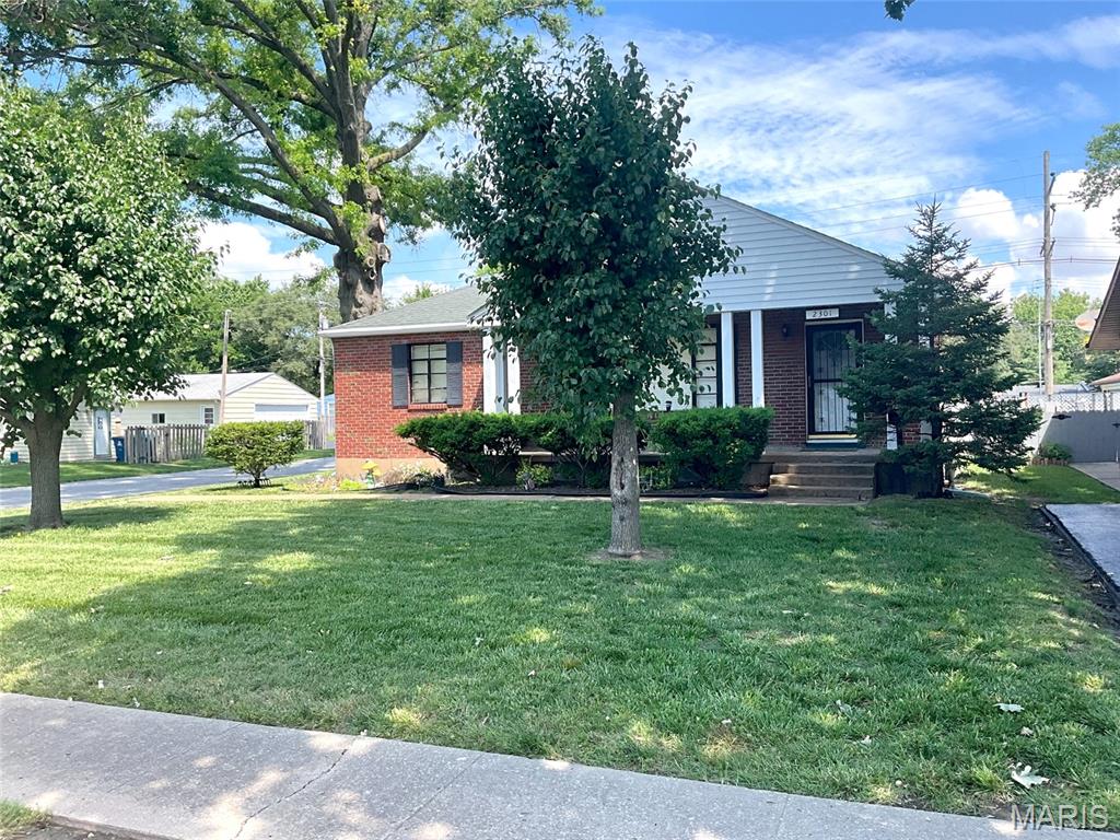 3 Bedroom, 1,160 sq. feet 2301 Woodlawn Avenue Granite City, IL
