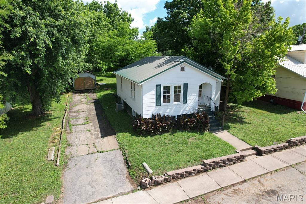 2 Bedroom, 722 sq. feet 412 Lindell Street Fredericktown, MO