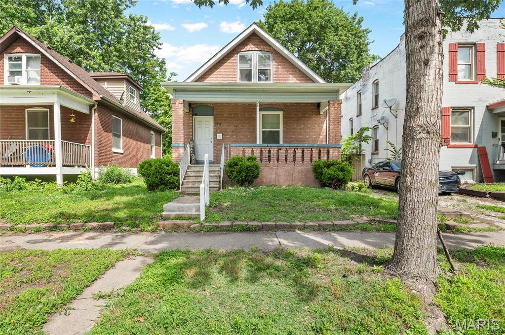 2 Bedroom, 736 sq. feet 2411 Benton  Granite City, IL