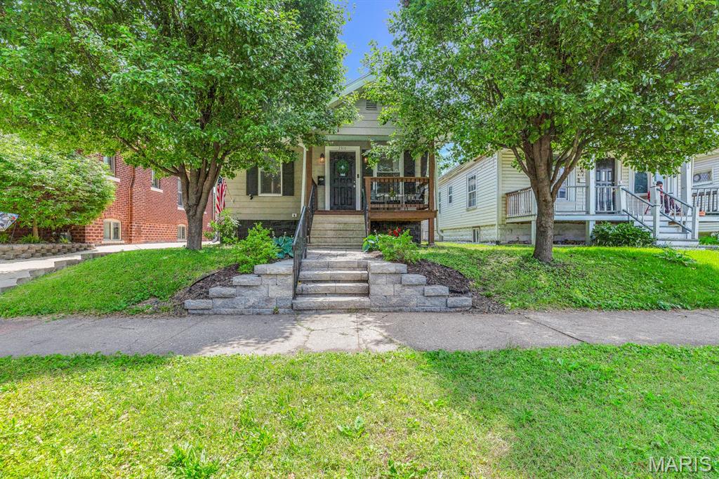 2 Bedroom, 880 sq. feet 2310 Benton Street Granite City, IL