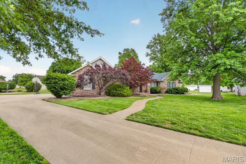 3 Bedroom, 2,552 sq. feet 306 Marty Graten Court Hamel, IL
