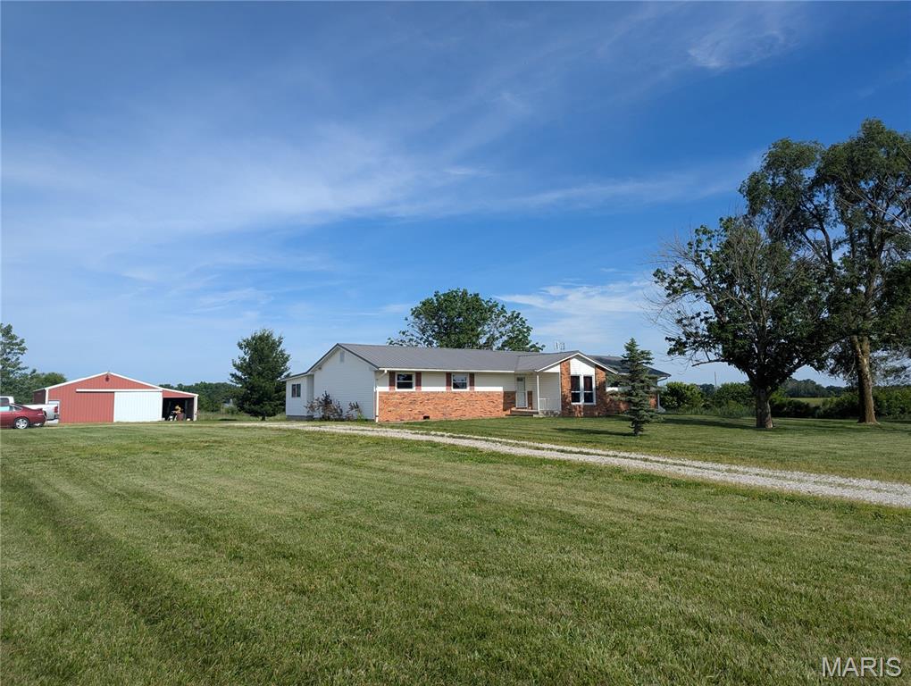 3 Bedroom, 2,072 sq. feet 1434 Mulberry Grove Road Mulberry Grove, IL