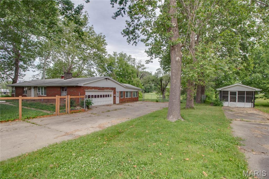 3 Bedroom, 1,778 sq. feet 427 Ruth Avenue Cottage Hills, IL