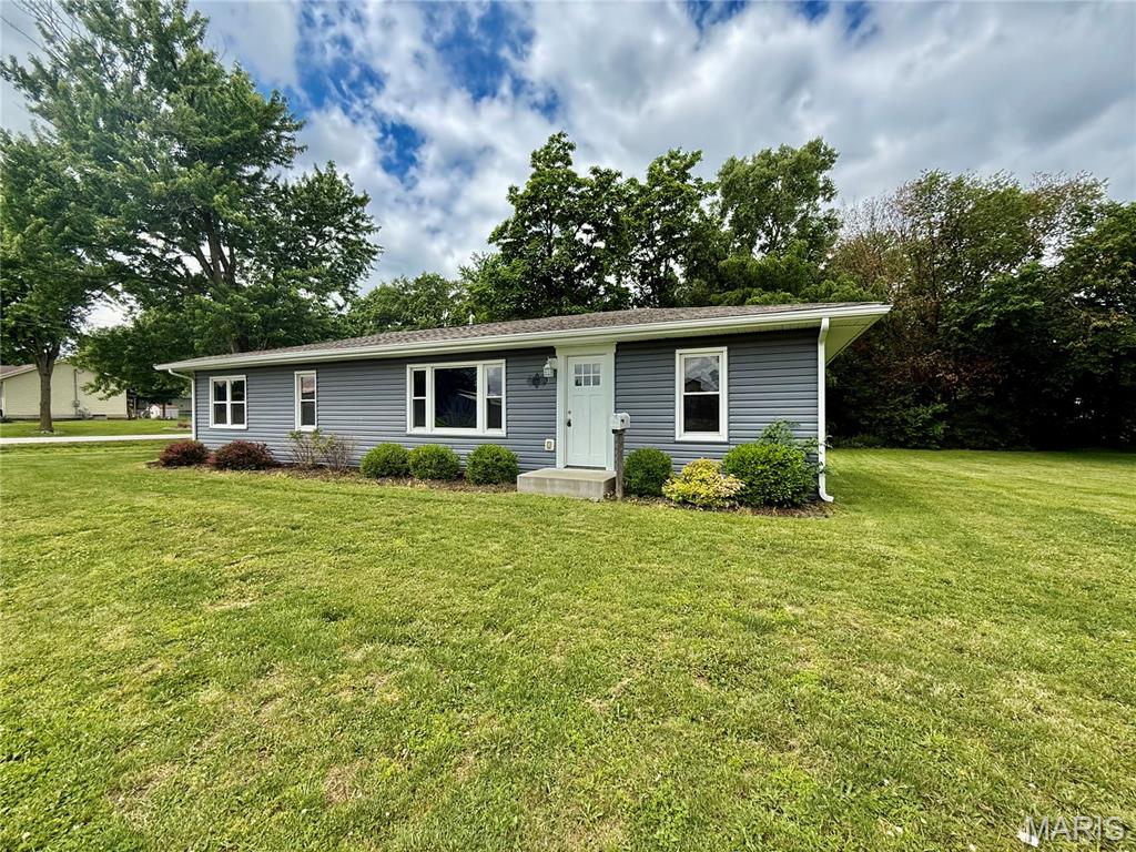 3 Bedroom, 1,293 sq. feet 209 Norwood Street Montgomery City, MO