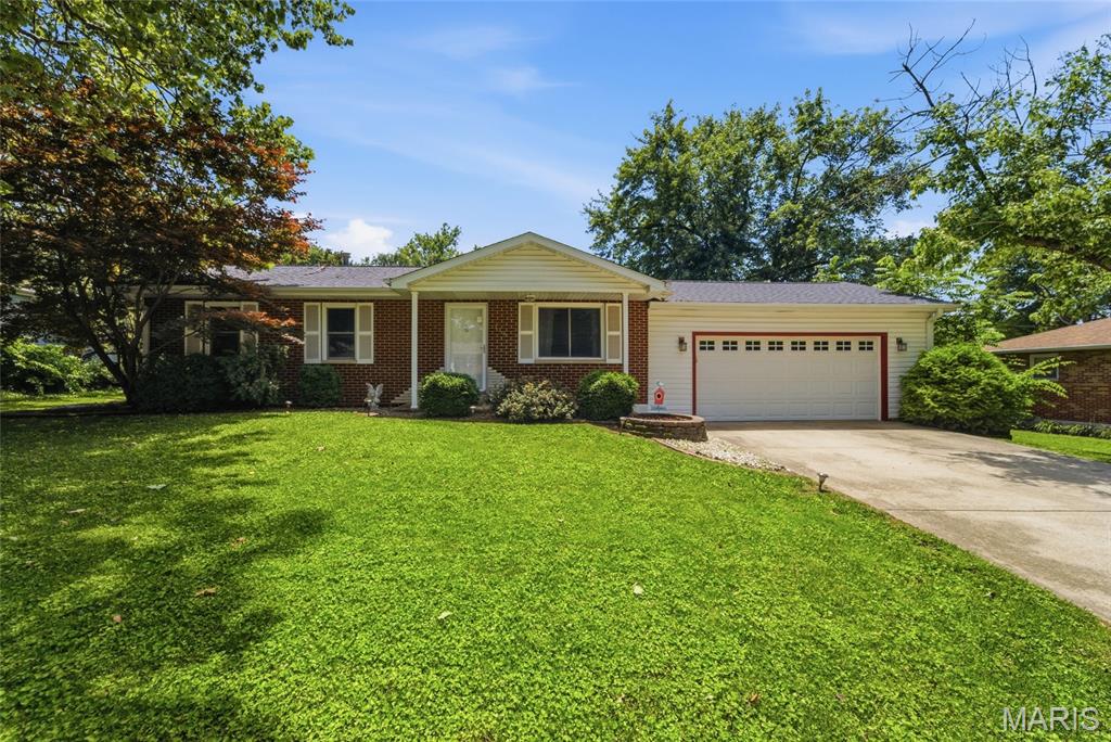 3 Bedroom, 1,350 sq. feet 116 Appletree Lane Glen Carbon, IL