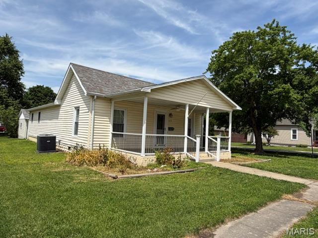 3 Bedroom, 1,456 sq. feet 625 Young Street Nokomis, IL
