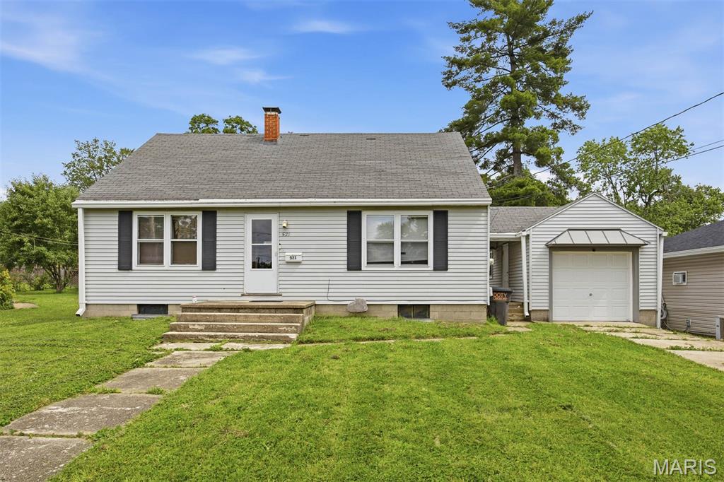 3 Bedroom, 1,202 sq. feet 521 Washington Avenue Greenville, IL
