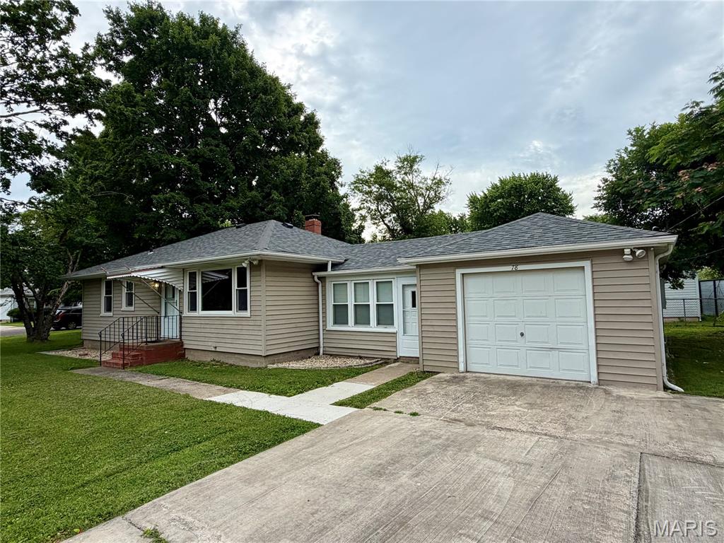 3 Bedroom, 1,116 sq. feet 78 Circle Drive East Alton, IL