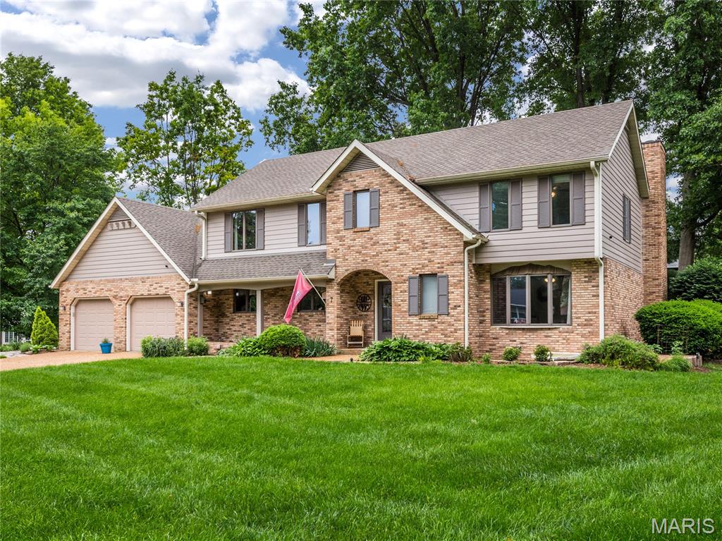 4 Bedroom, 3,490 sq. feet 7 Ginger Meadow Court Glen Carbon, IL
