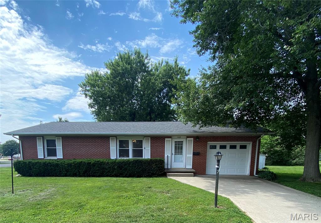 3 Bedroom, 1,526 sq. feet 1103 Washington Avenue Greenville, IL