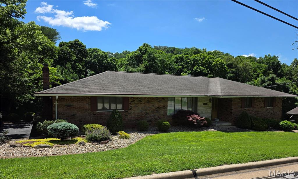 3 Bedroom, 1,384 sq. feet 1418 Main Street Collinsville, IL