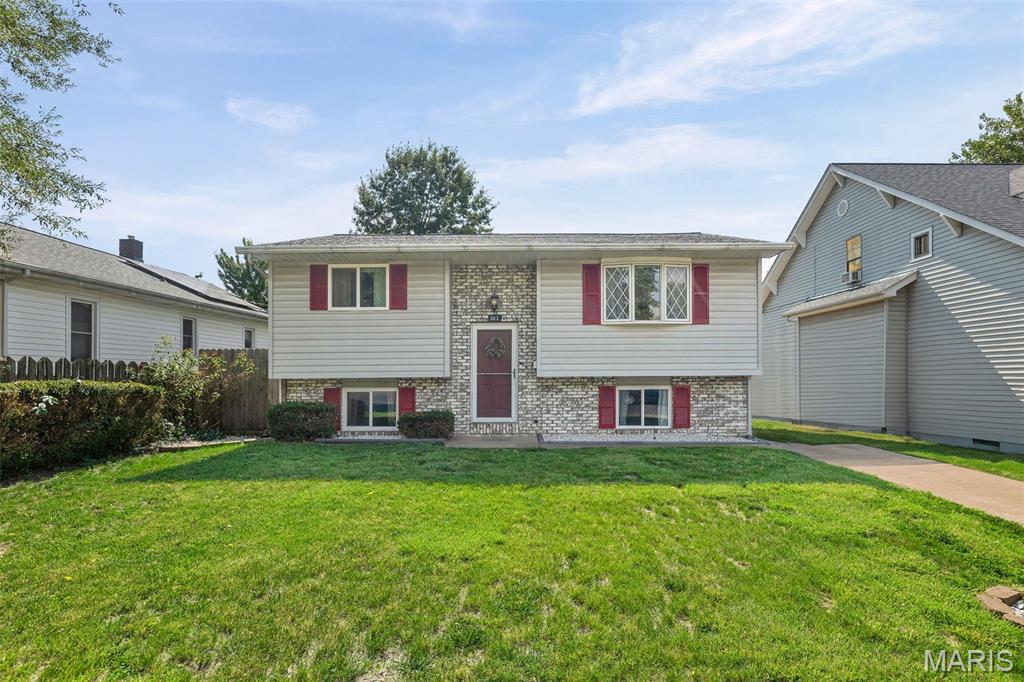 3 Bedroom, 1,472 sq. feet 303 Bowman Avenue East Alton, IL