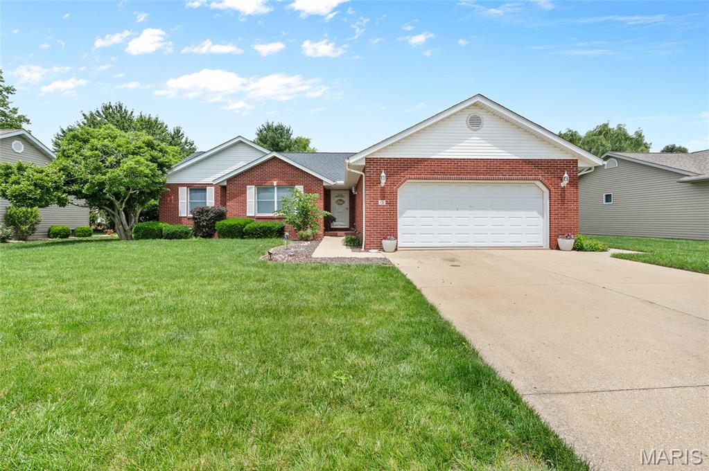 3 Bedroom, 2,442 sq. feet 15 QUAIL Drive Highland, IL