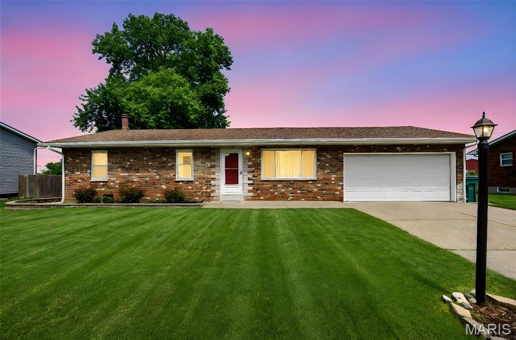 3 Bedroom, 1,888 sq. feet 9 Paul Drive Granite City, IL