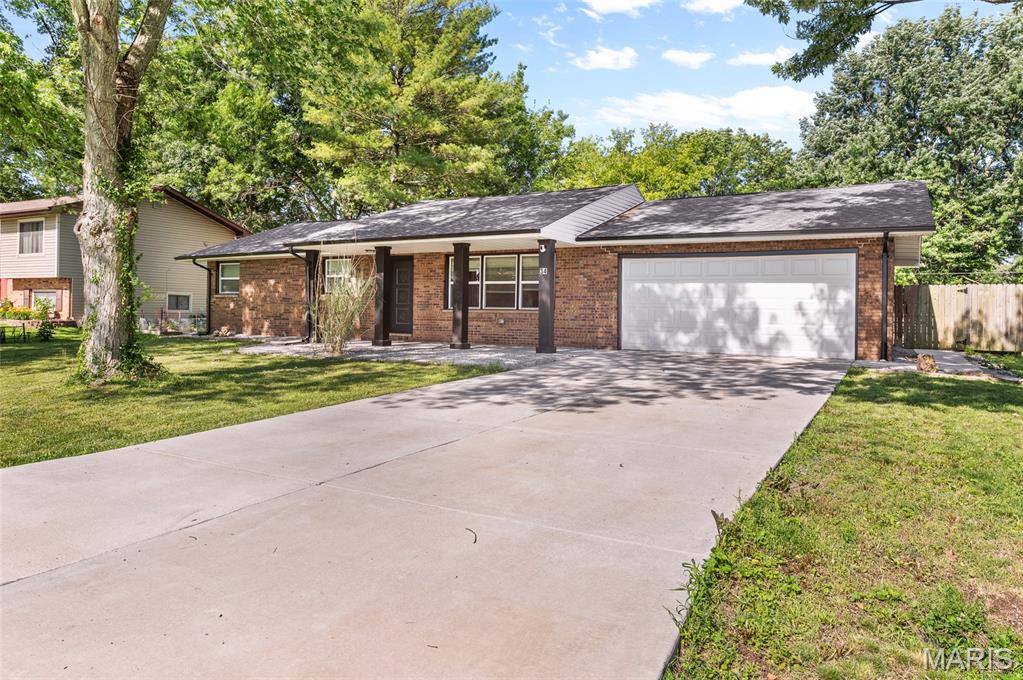 3 Bedroom, 1,448 sq. feet 34 Belair Court Maryville, IL