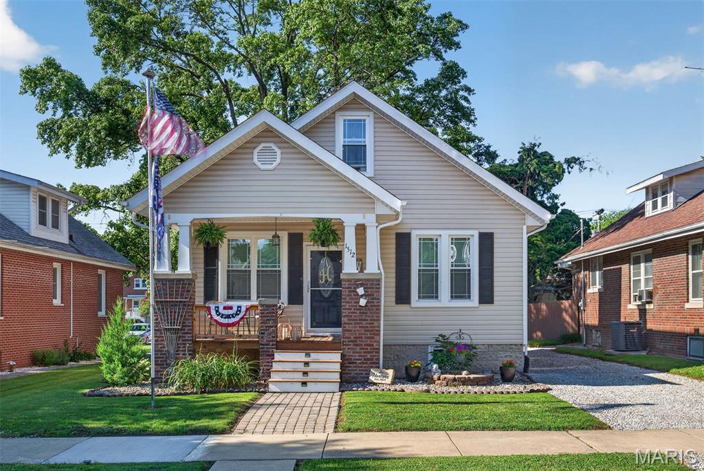 3 Bedroom, 1,652 sq. feet 1512 13th Street Highland, IL