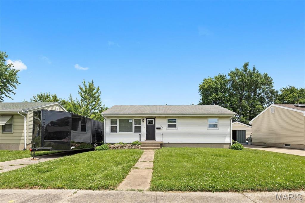 3 Bedroom, 912 sq. feet 3128 Aubrey Avenue Granite City, IL