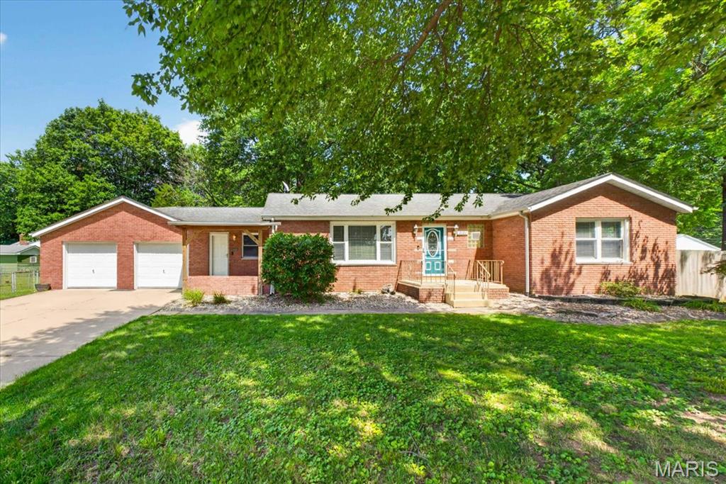 3 Bedroom, 1,814 sq. feet 2101 Clark Avenue Granite City, IL