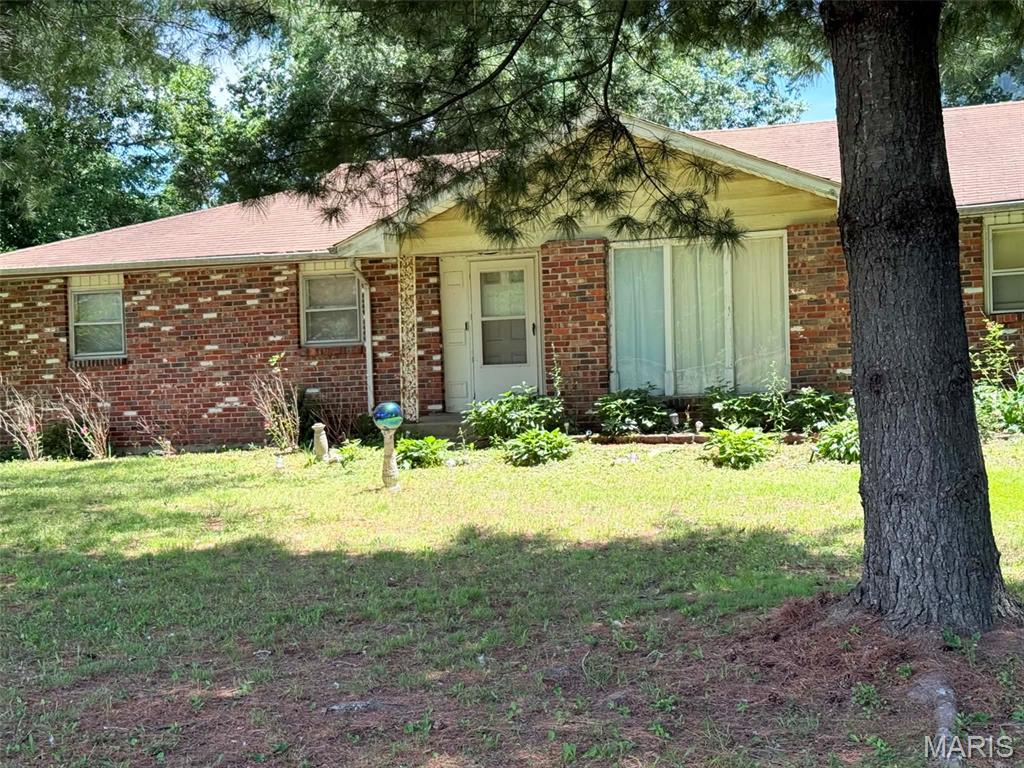 3 Bedroom, 780 sq. feet 1874 Lake Henry Avenue Mulberry Grove, IL
