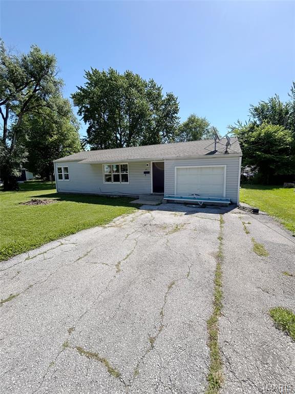 3 Bedroom, 1,150 sq. feet 806 Stella Street Montgomery City, MO
