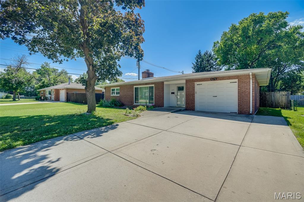 2 Bedroom, 1,074 sq. feet 3105 Ash Avenue Granite City, IL