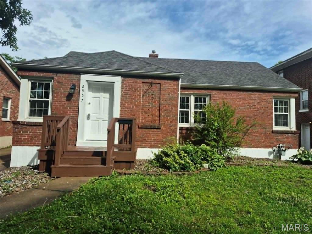 3 Bedroom, 1,430 sq. feet 2557 Edison Avenue Granite City, IL