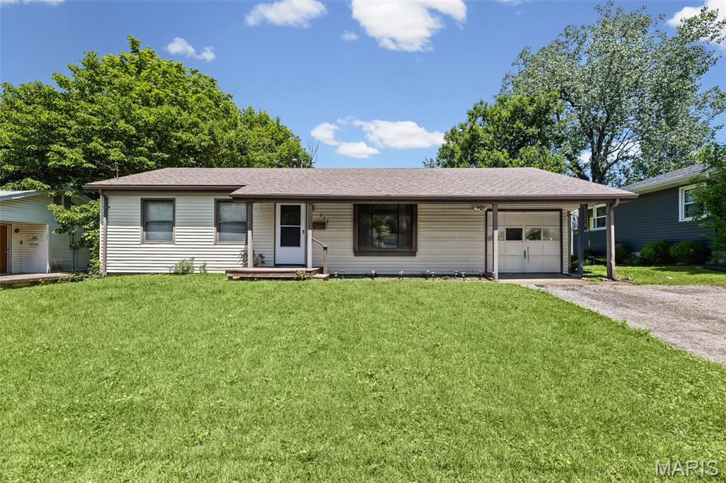 2 Bedroom, 912 sq. feet 212 Cheryl Drive Collinsville, IL