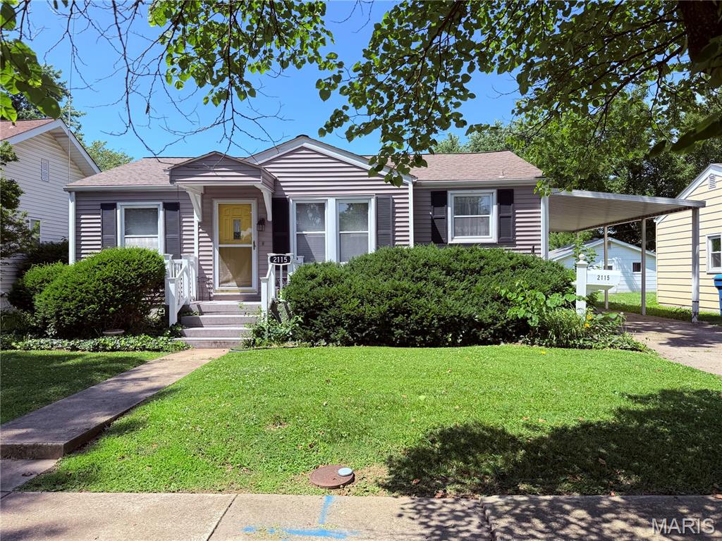 2 Bedroom, 968 sq. feet 2115 Lynch Avenue Granite City, IL