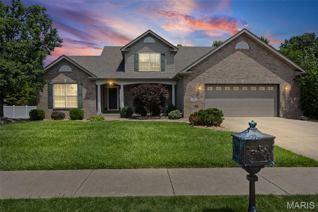 4 Bedroom, 3,030 sq. feet 30 Brookshire Lane Edwardsville, IL