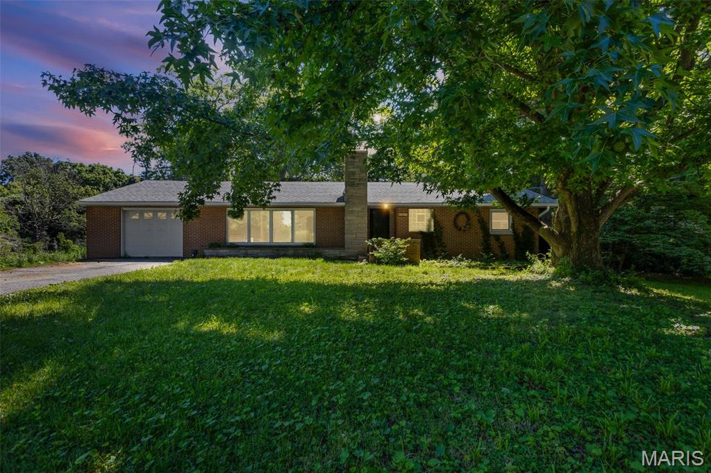 3 Bedroom, 2,163 sq. feet 4905 Michael Drive Godfrey, IL