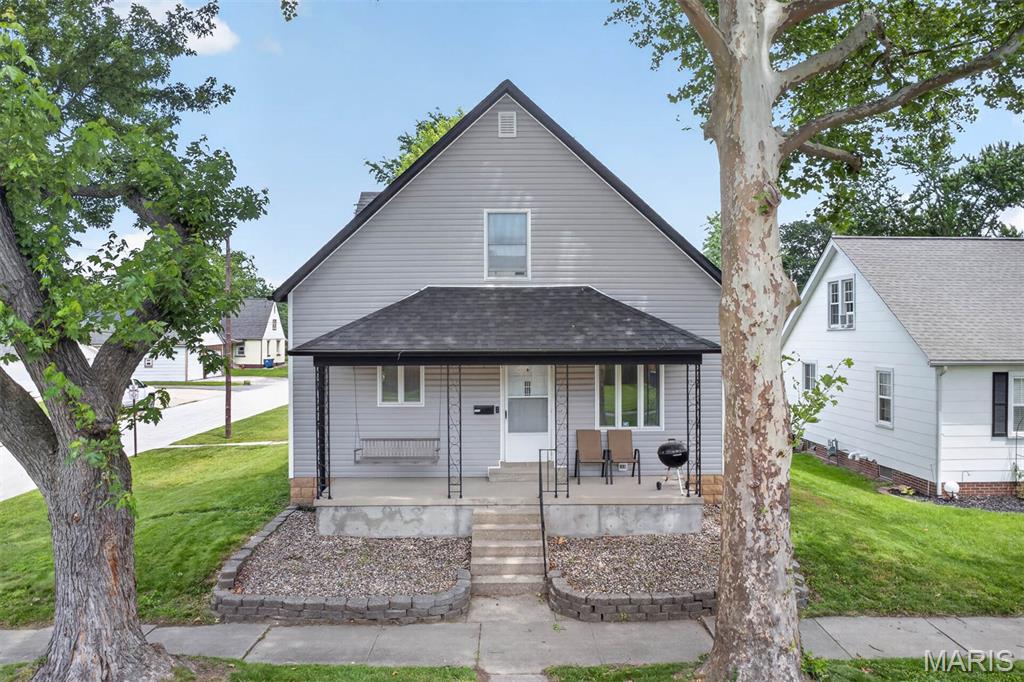 3 Bedroom, 1,477 sq. feet 1801 Cypress  Highland, IL