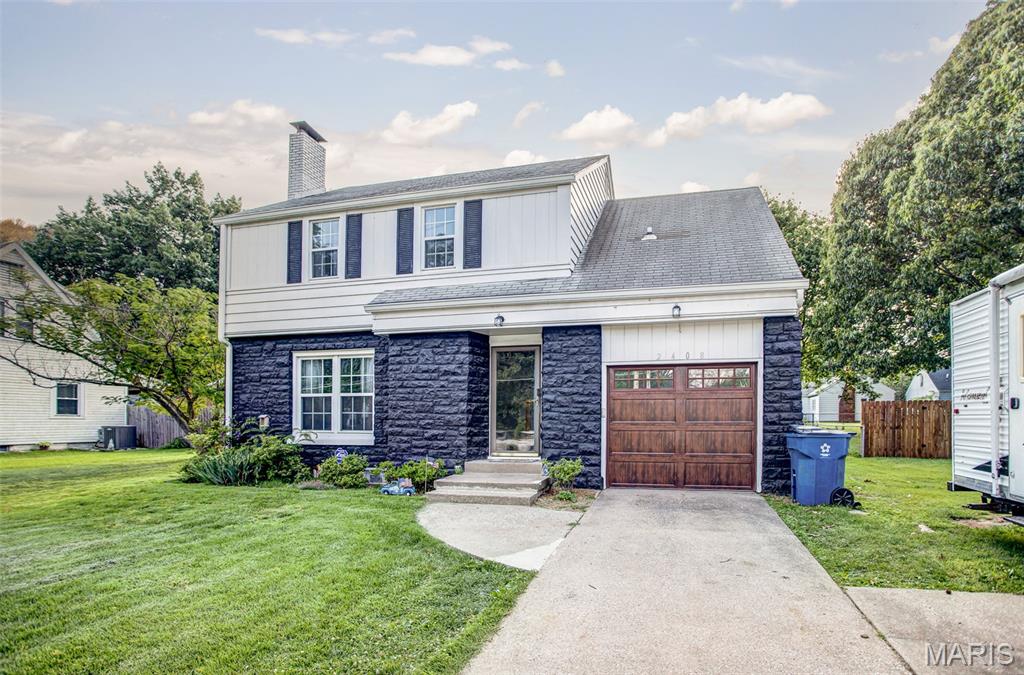 3 Bedroom, 1,699 sq. feet 2408 Alby Street Alton, IL