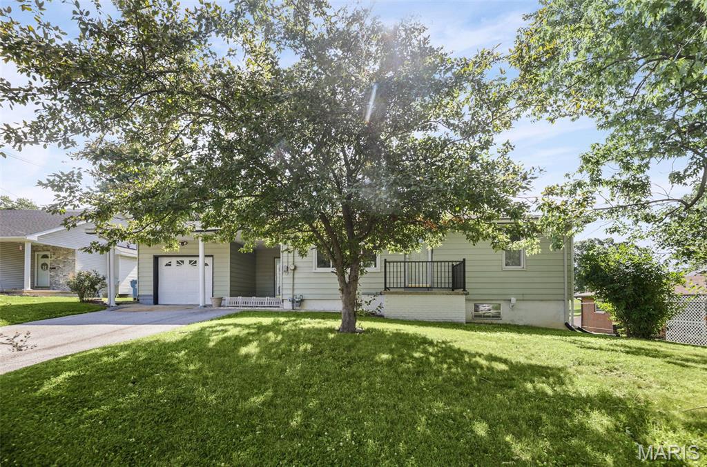 3 Bedroom, 1,068 sq. feet 113 Old Bethalto Road Bethalto, IL