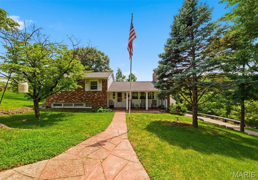 4 Bedroom, 3,106 sq. feet 1028 Alco Drive Collinsville, IL