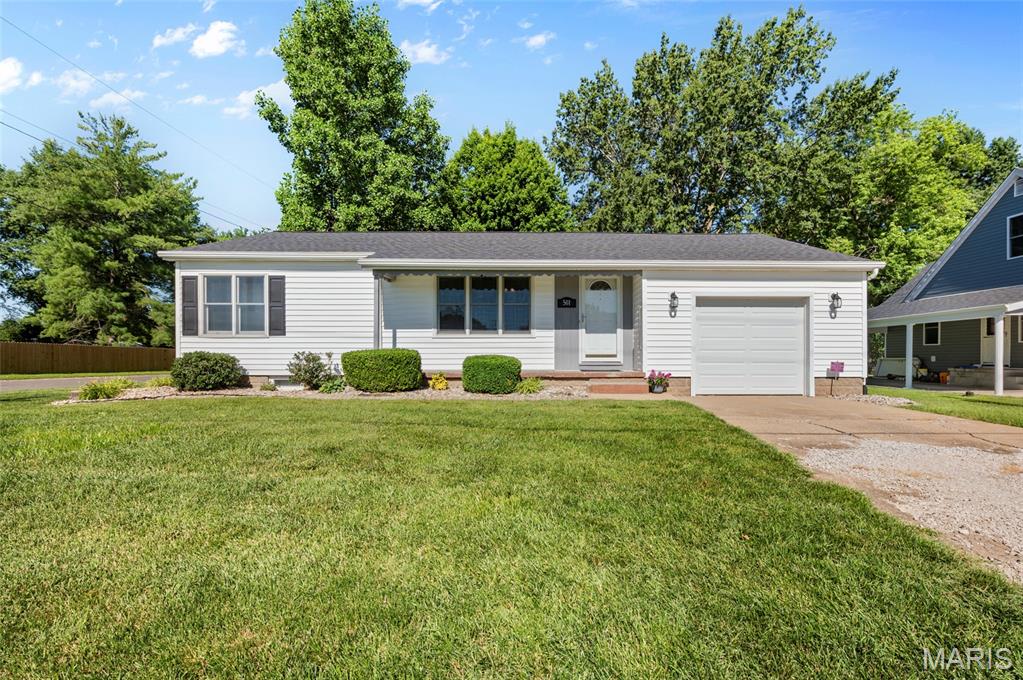 3 Bedroom, 1,454 sq. feet 501 Jacob Street St Jacob, IL