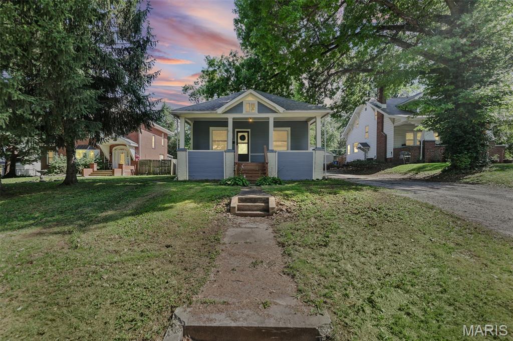 3 Bedroom, 1,564 sq. feet 3019 Brown Street Alton, IL