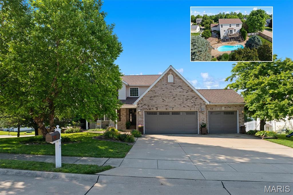 3 Bedroom, 3,100 sq. feet 107 Crystal Gate Lane Glen Carbon, IL