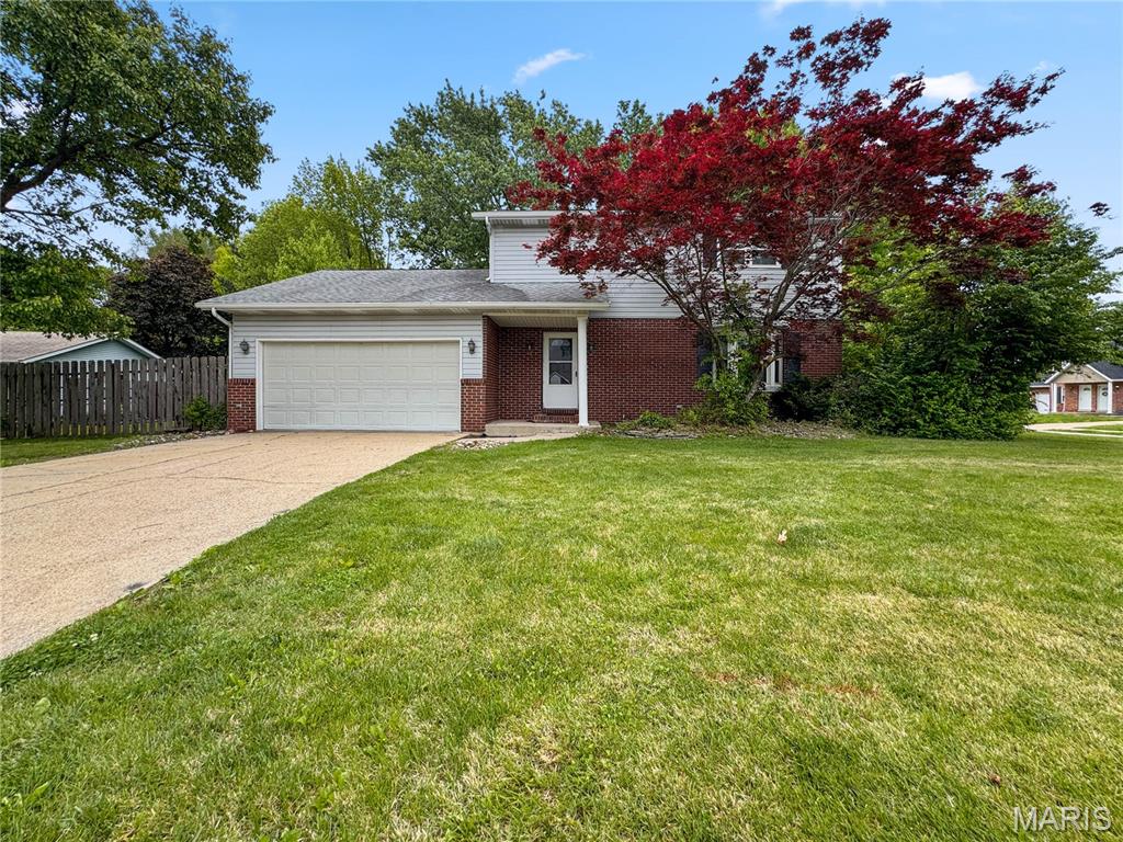 3 Bedroom, 2,210 sq. feet 1902 Applegate Lane Edwardsville, IL