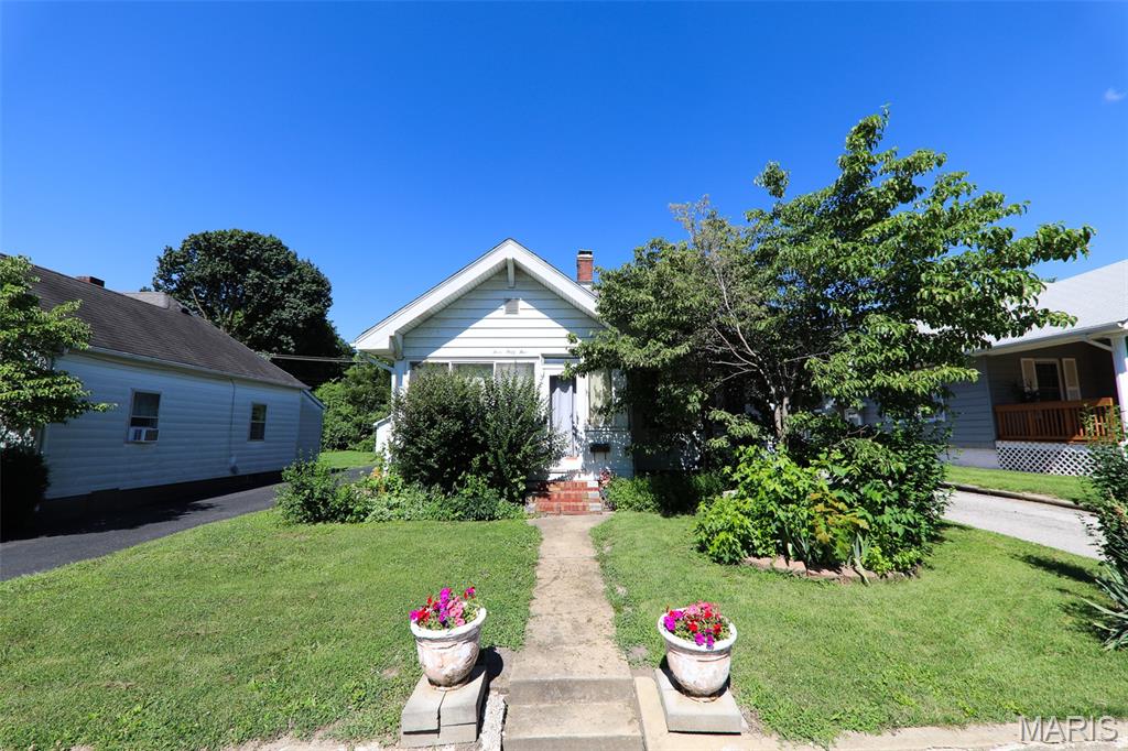 3 Bedroom, 1,552 sq. feet 345 Aurora Street Collinsville, IL