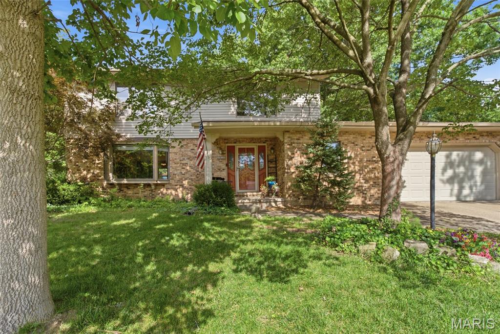 4 Bedroom, 2,749 sq. feet 1916 Duke Street Edwardsville, IL